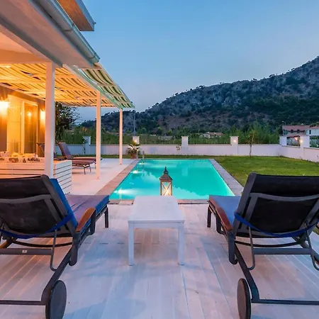 Villa Sleeps 8 With Pool Air Con And Wifi Dalyan