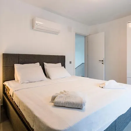 Sleeps 8 With Pool Air Con And Wifi * Dalyan