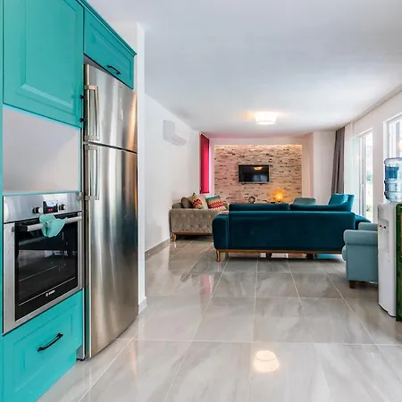 Sleeps 8 With Pool Air Con And Wifi Villa *